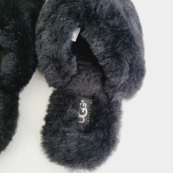UGG Slippers - Picture 5 of 6